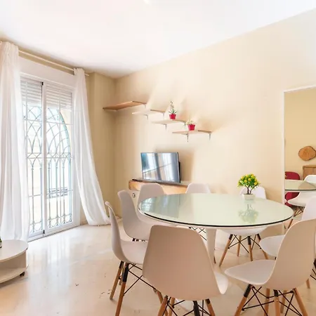 New Gr0-flat With Private Backyard In Center Apartment Malaga